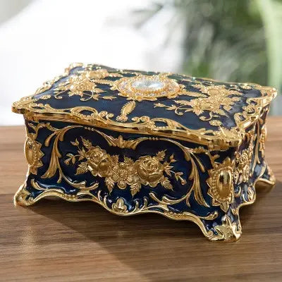 Vintage Jewelry Box Decorative Metal Crafts European Style Storage Box Treasure Chest Ring Necklace Gift Box Organizers Storage